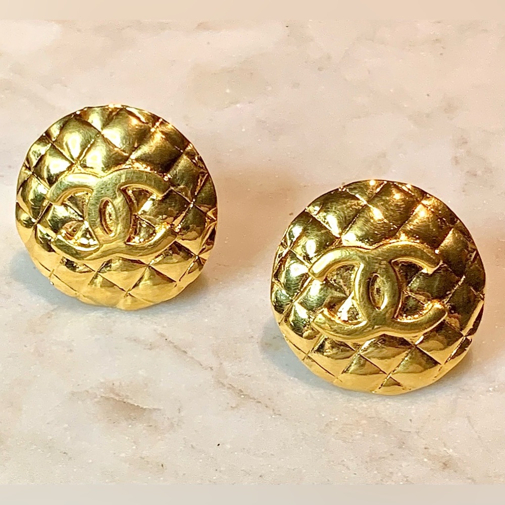 CHANEL COCO MATELASSE EARRINGS GOLD PLATED VINTAGE 1 1/2 INCH FRANCE JUMBO - Picture 1 of 8